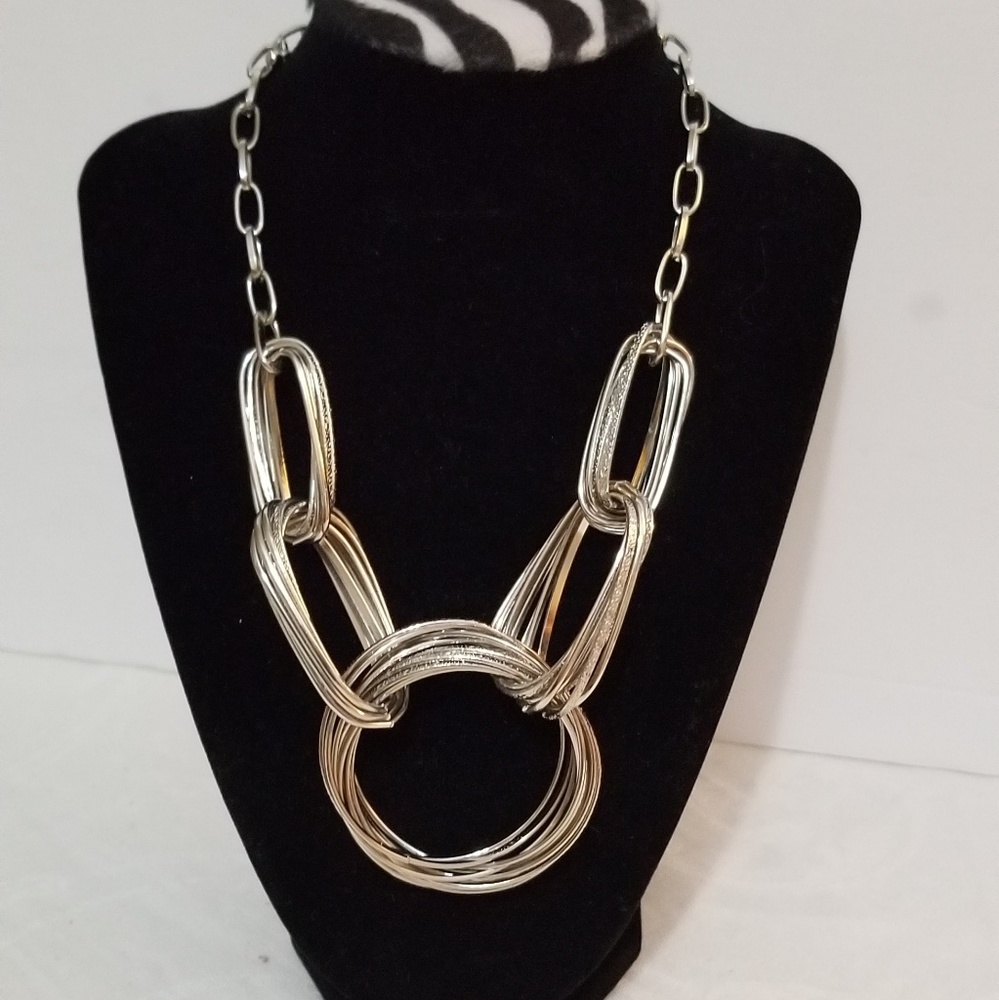 Chain link necklace